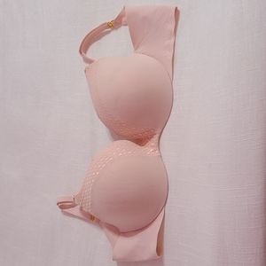 Victoria's Secret Incredible Cup Laced Bra | Light Pink Cream Color | Size: 32DD